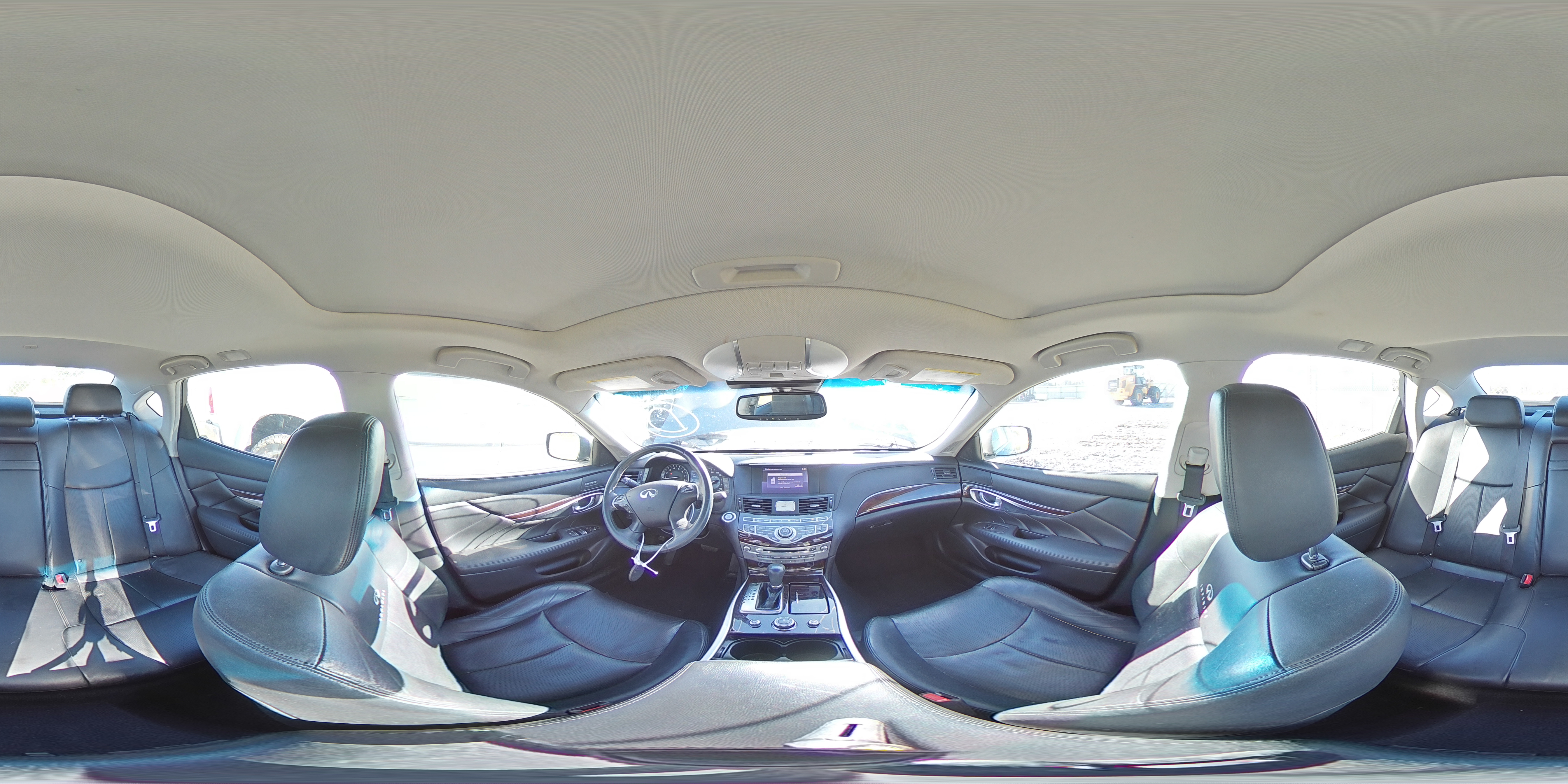 2013 Infiniti M - Image 11