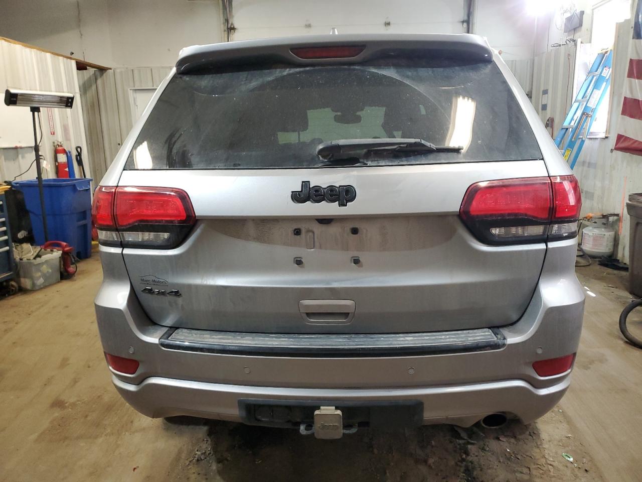 2017 Jeep Grand Cherokee - Image 6