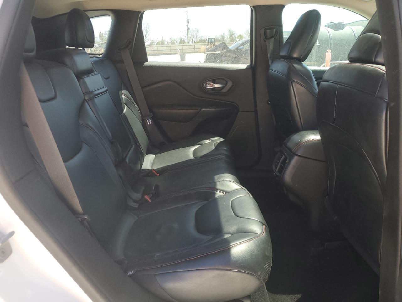2014 Jeep Cherokee - Image 11