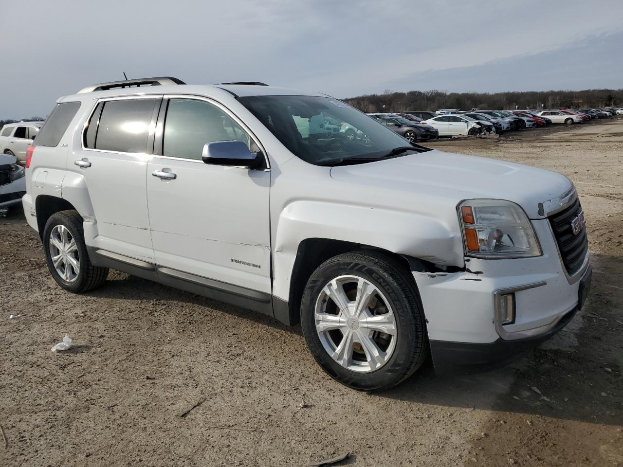 2016 GMC Terrain - Image 4