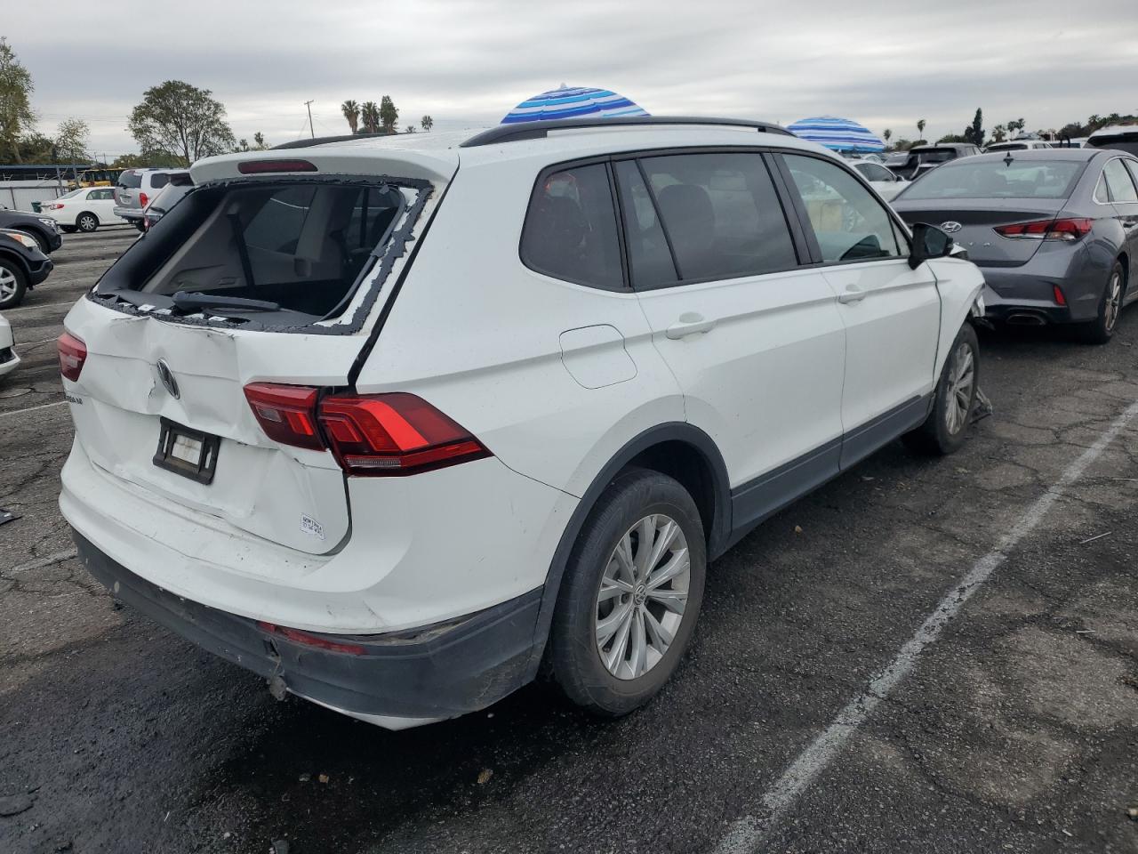 2019 Volkswagen Tiguan - Image 3