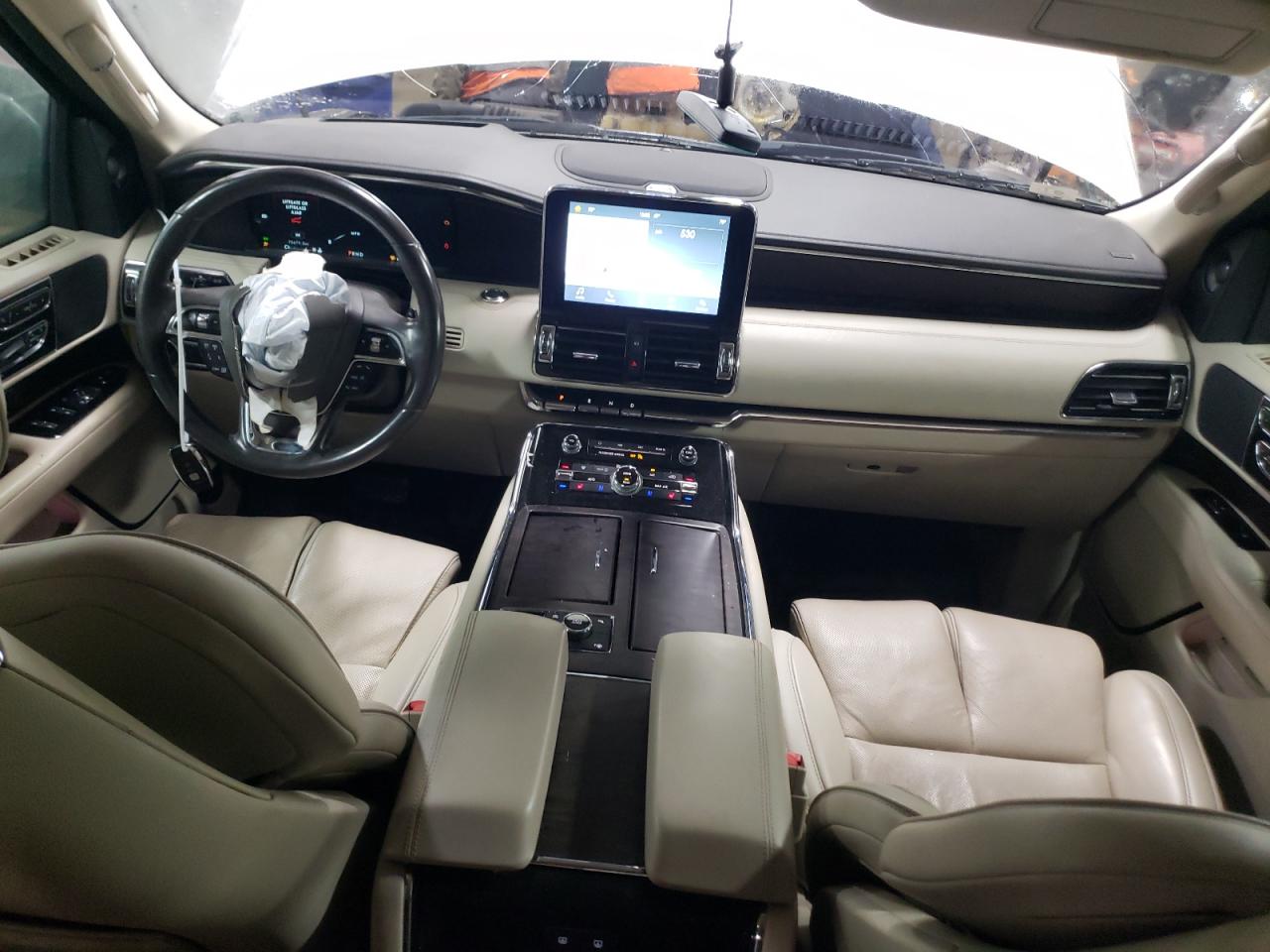 2018 Lincoln Navigator - Image 8