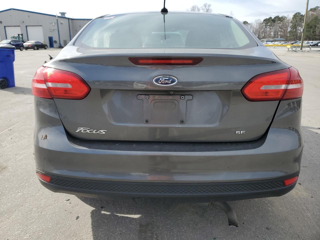 2018 Ford Focus Se VIN: 1FADP3F2XJL275761 Lot: 47774835