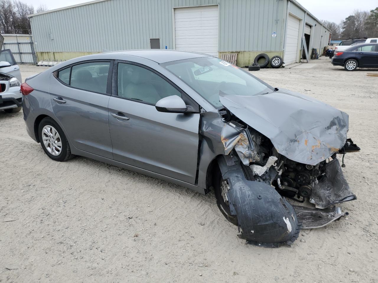 2017 Hyundai Elantra - Image 4