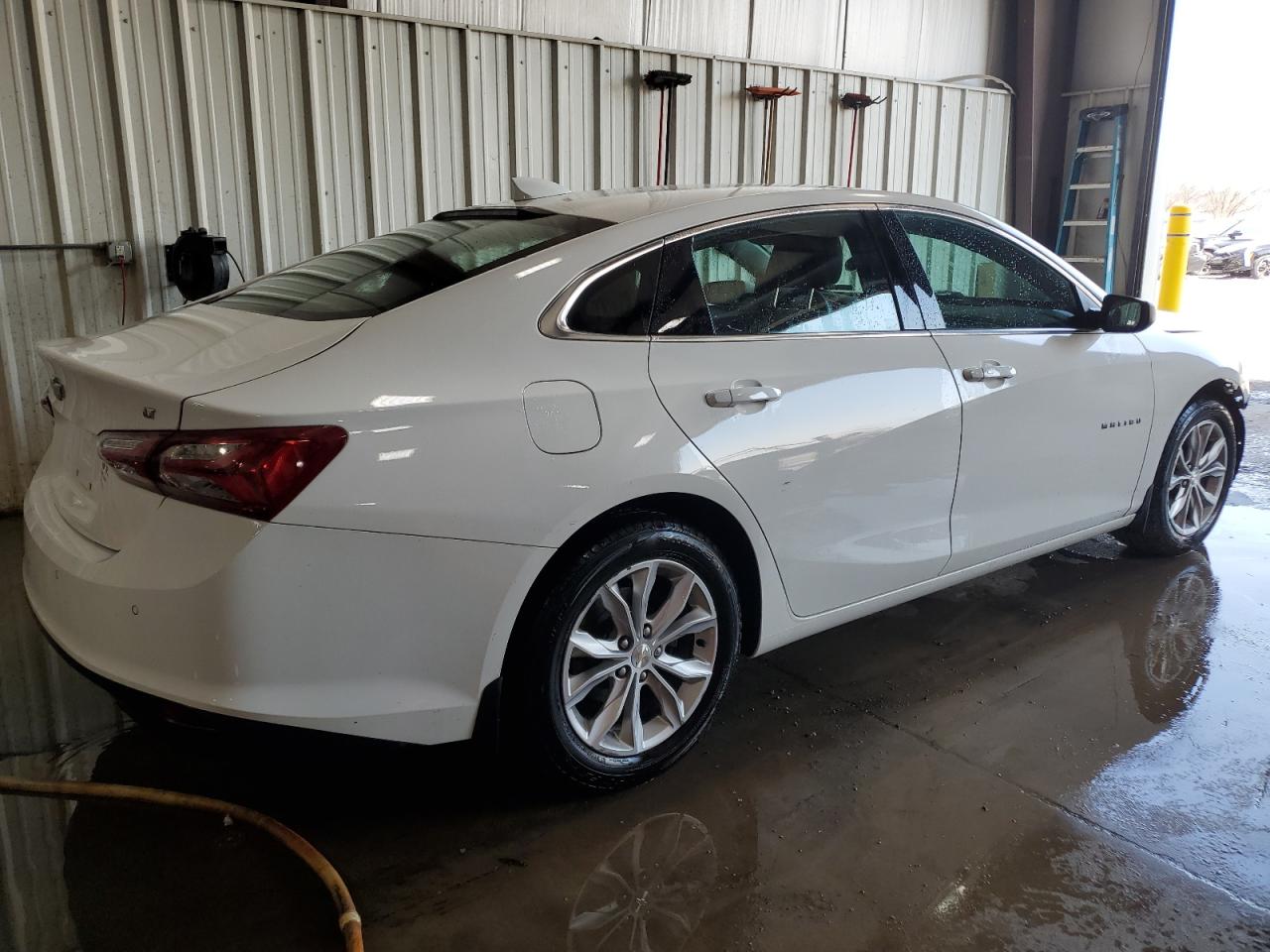 2019 Chevrolet Malibu - Image 3