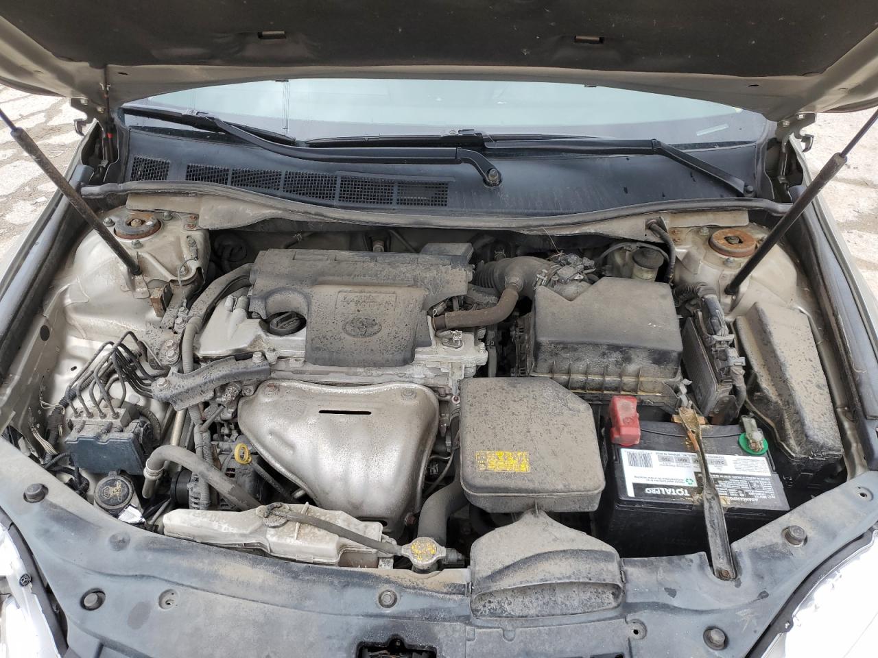 2015 Toyota Camry - Image 13