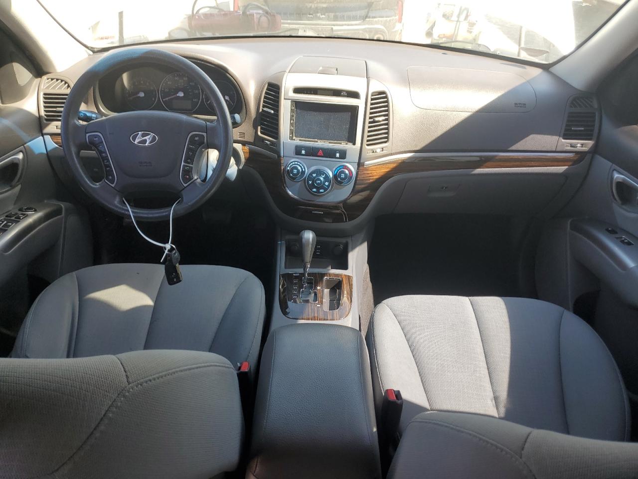 2012 Hyundai Santa Fe - Image 8
