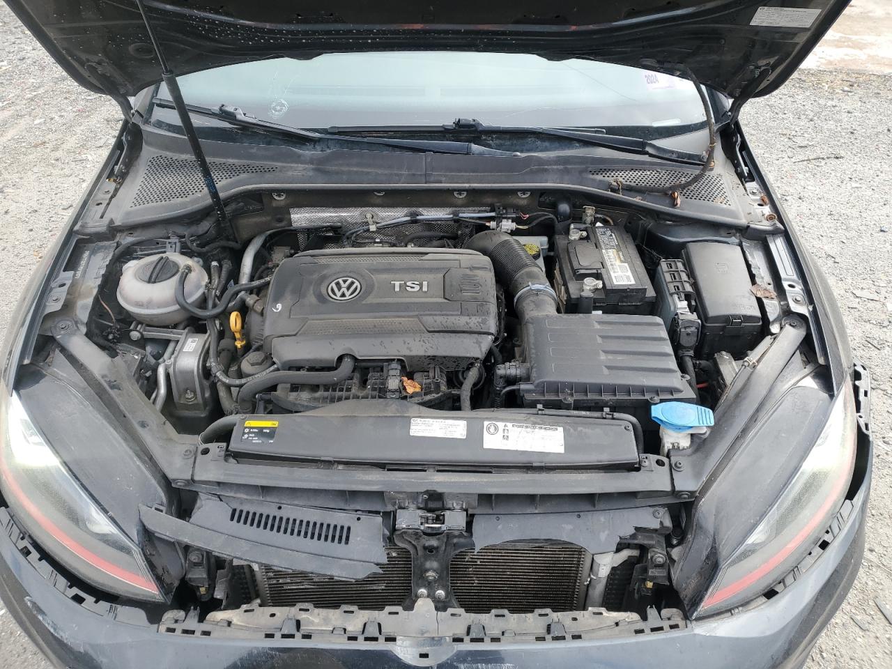 2015 Volkswagen GTI - Image 11