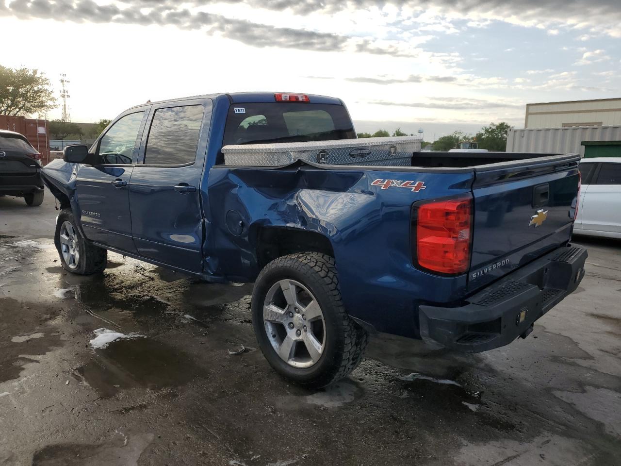 2015 Chevrolet Silverado - Image 2