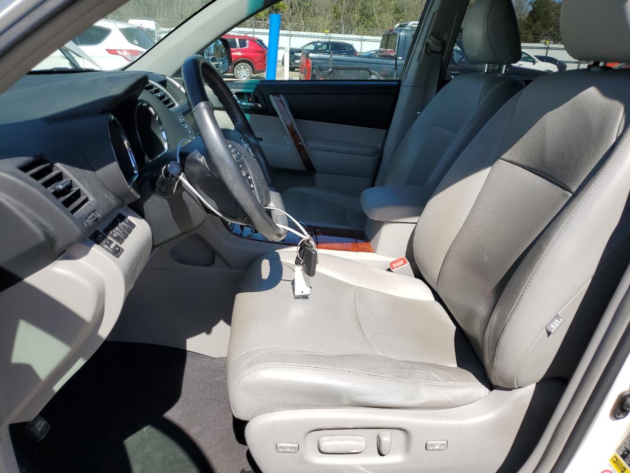 2012 Toyota Highlander - Image 7
