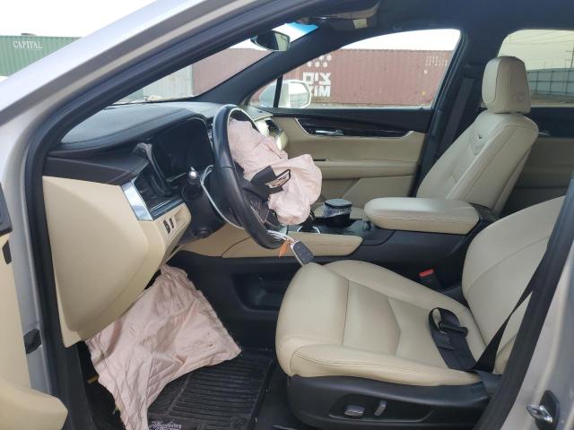  CADILLAC XT5 2018 Srebrny