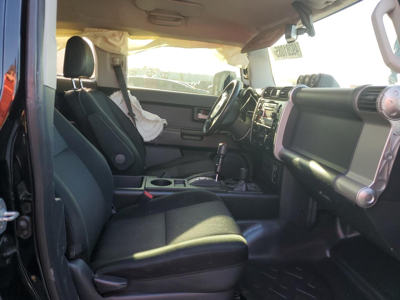 2011 Toyota FJ Cruiser - Image 7