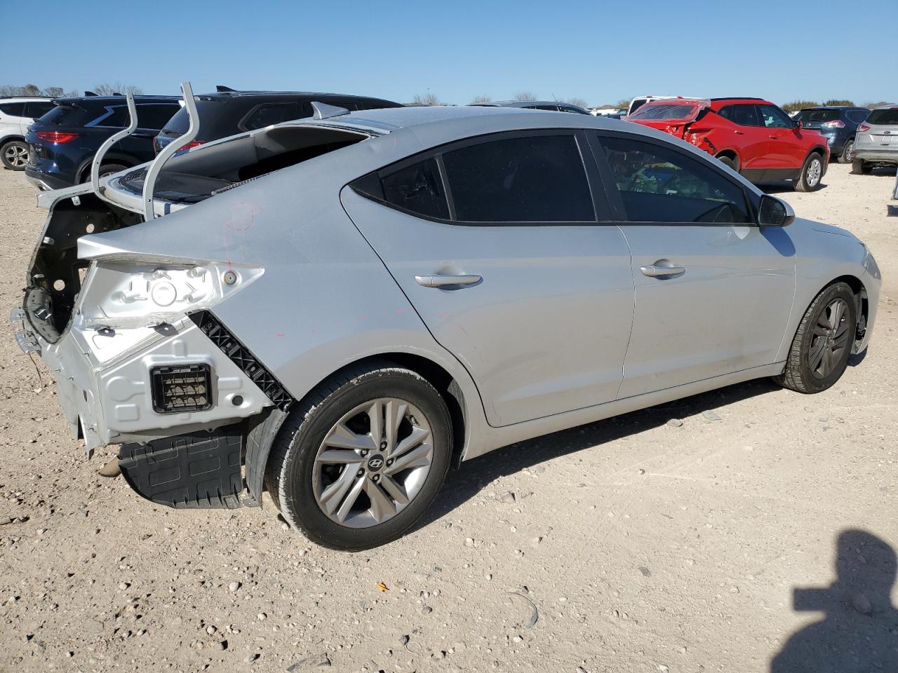 2019 Hyundai Elantra - Image 3