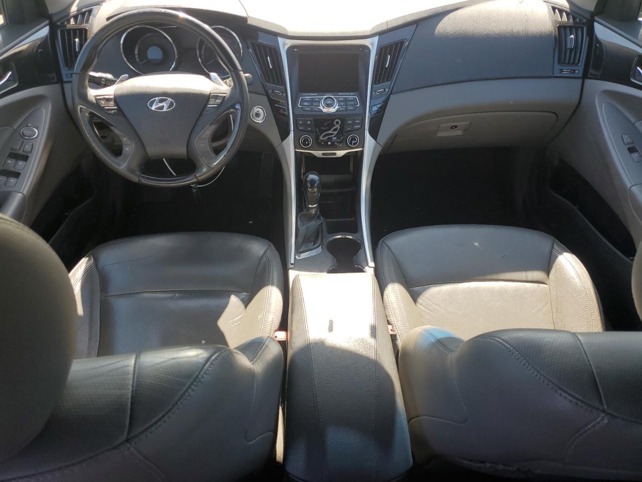 2012 Hyundai Sonata - Image 8