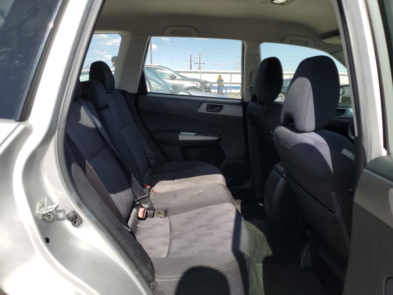 2010 Subaru Forester - Image 12