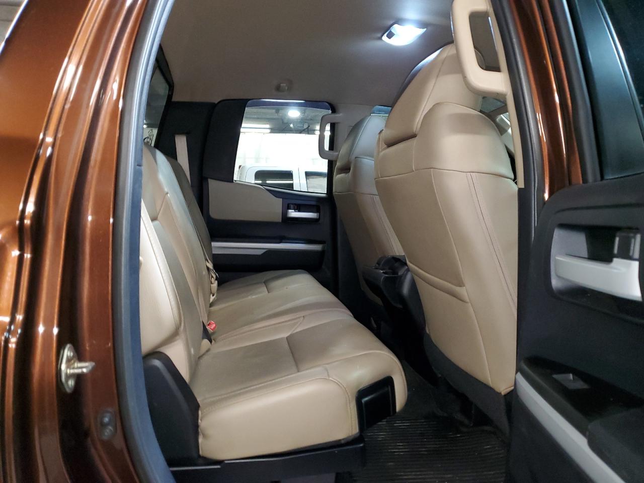 2015 Toyota Tundra - Image 10