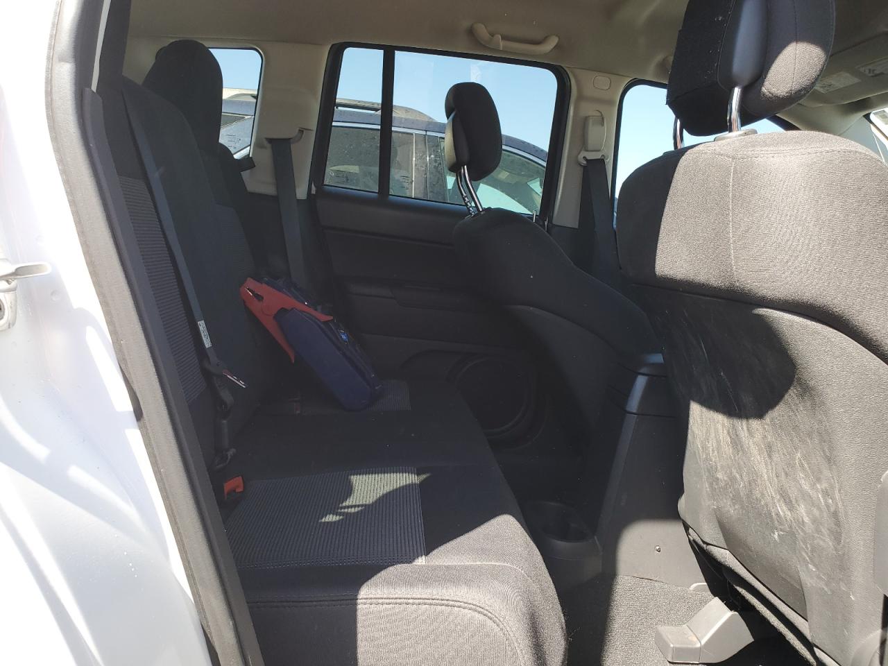 2012 Jeep Compass - Image 11