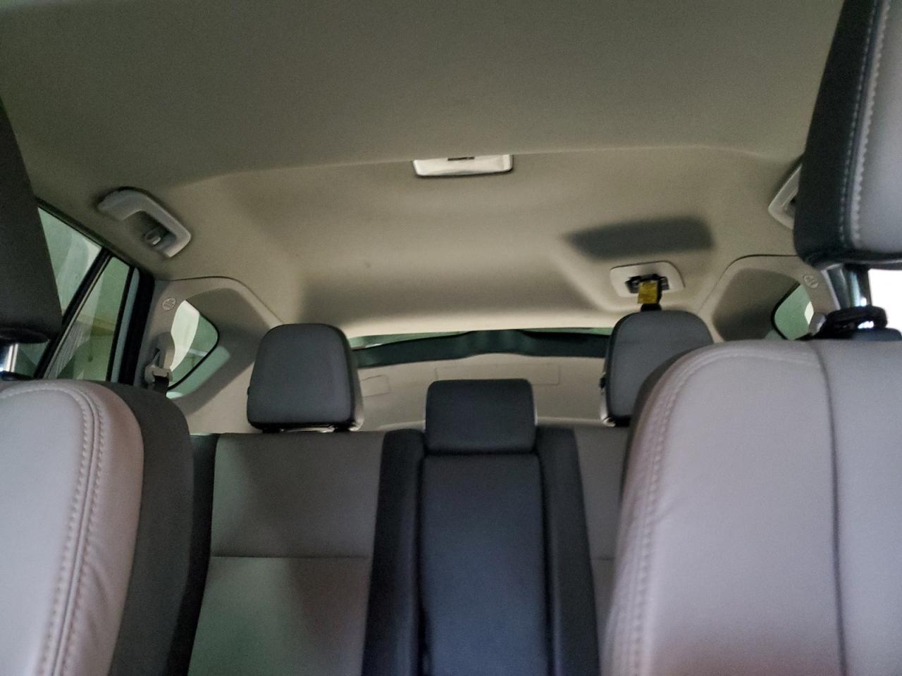 2015 Toyota RAV 4 - Image 10