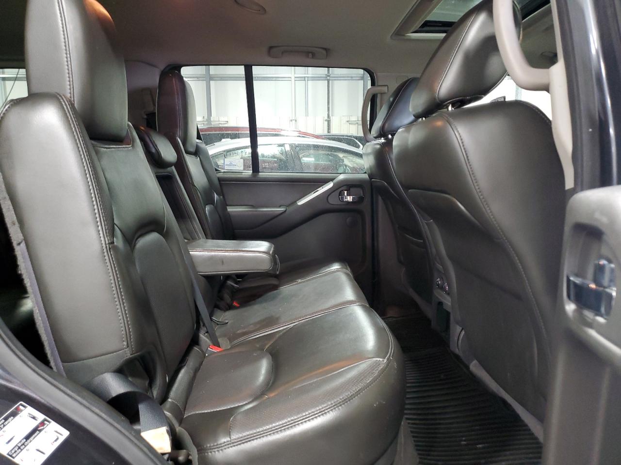 2012 Nissan Pathfinder - Image 12