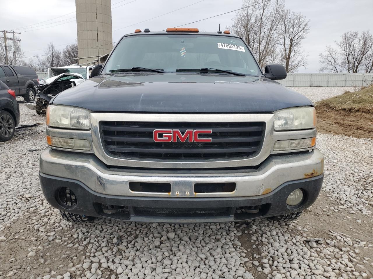 2004 GMC Sierra - Image 5