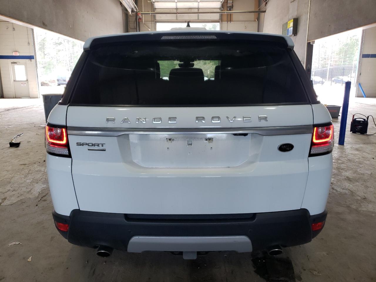 2017 Land Rover Range Rover - Image 6