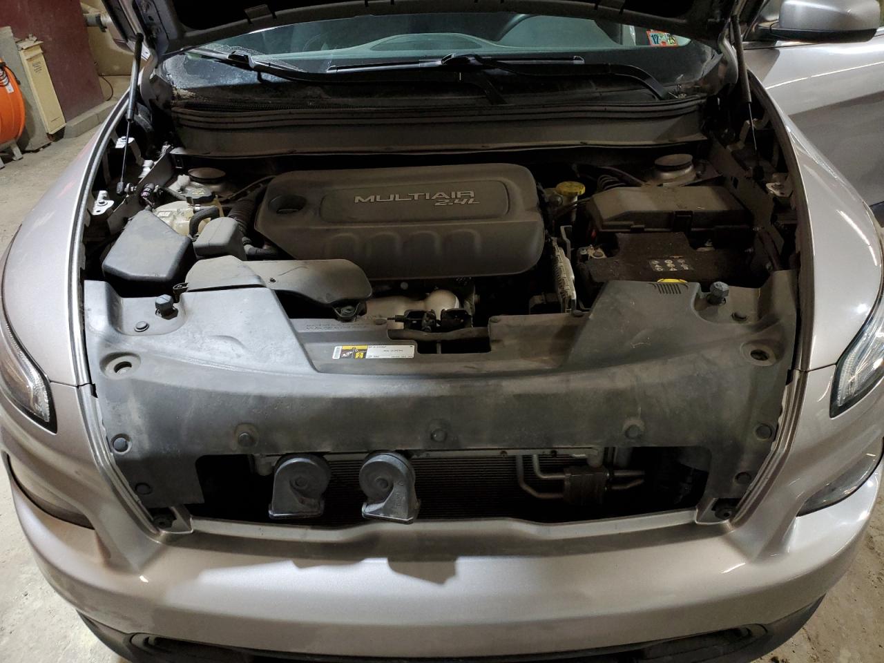 2018 Jeep Grand Cherokee - Image 12