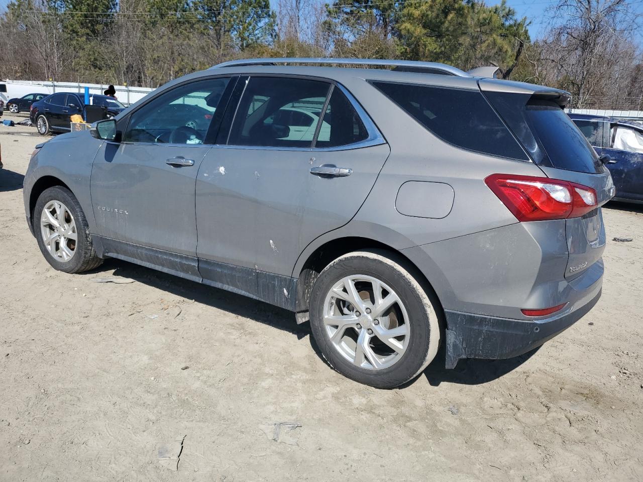 2018 Chevrolet Equinox - Image 2