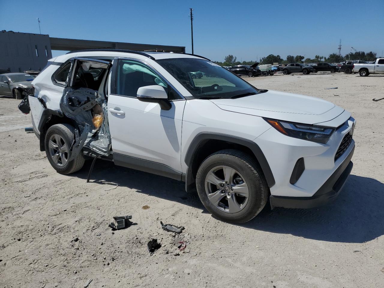 2024 Toyota RAV 4 - Image 4