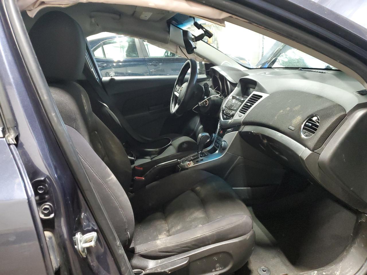 2013 Chevrolet Cruze - Image 7