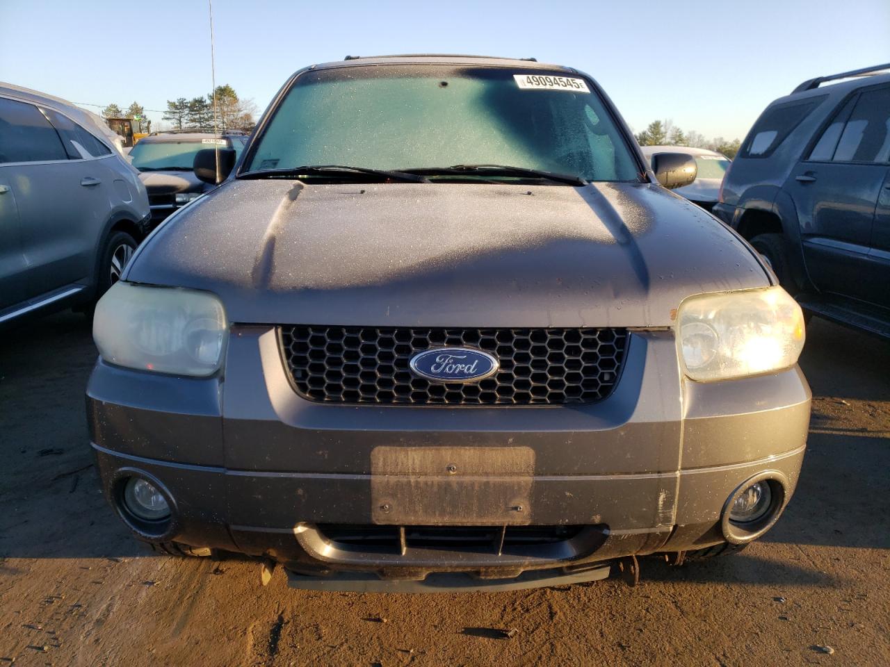 2005 Ford Escape - Image 5