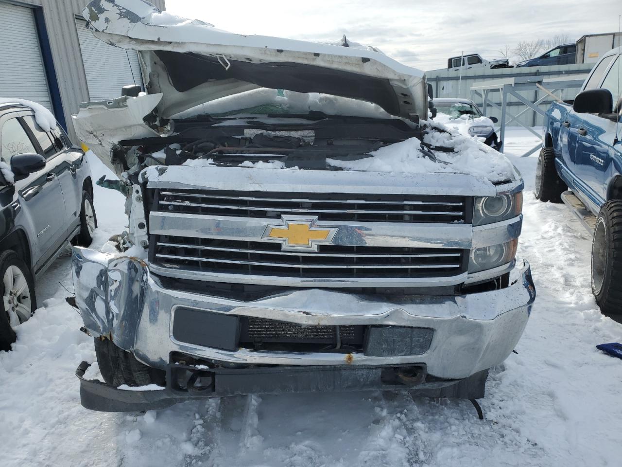2015 Chevrolet Silverado - Image 5