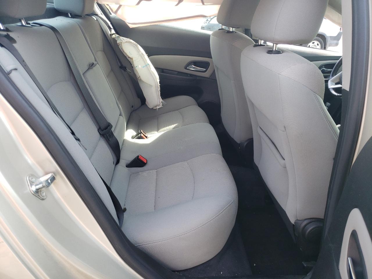 2013 Chevrolet Cruze - Image 10