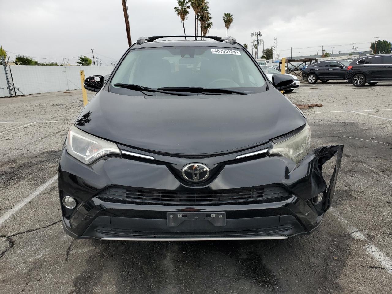 2018 Toyota RAV 4 - Image 5
