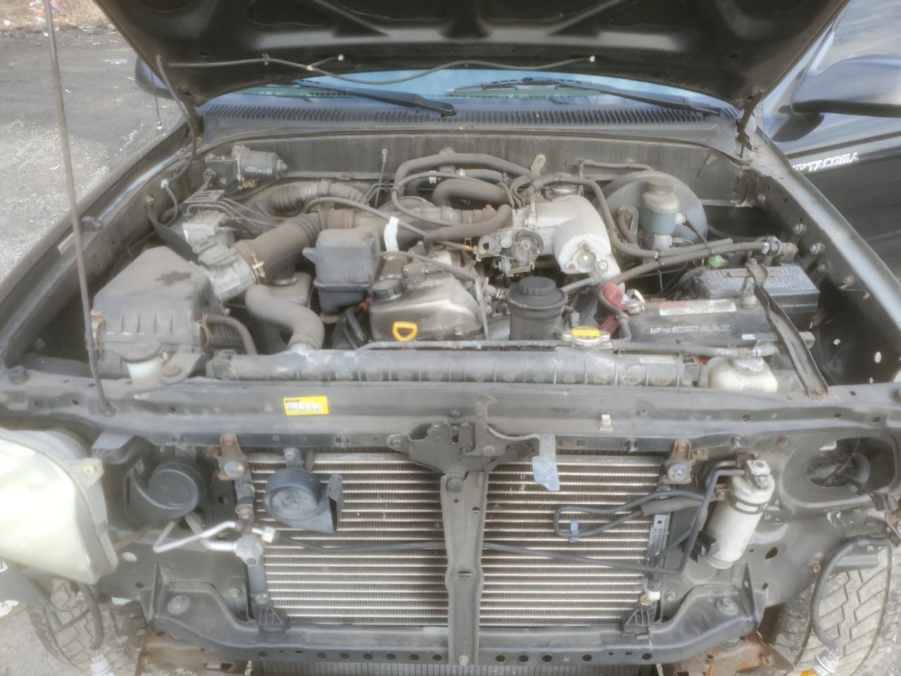 2004 Toyota Tacoma - Image 12
