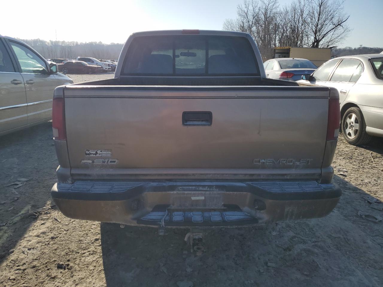 2003 Chevrolet S-10 Pickup - Image 6