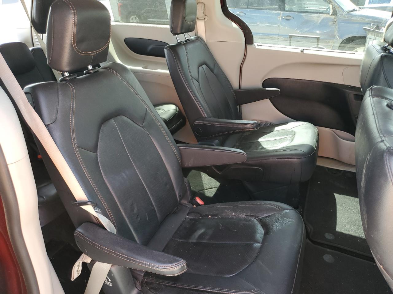 2020 Chrysler Pacifica - Image 11