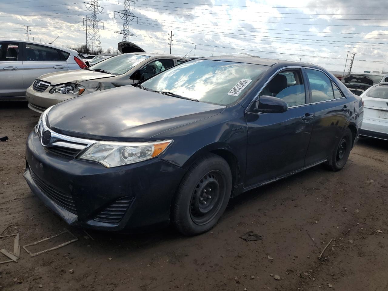 2013 Toyota Camry Hybrid for Sale in Elgin, IL - Front End
