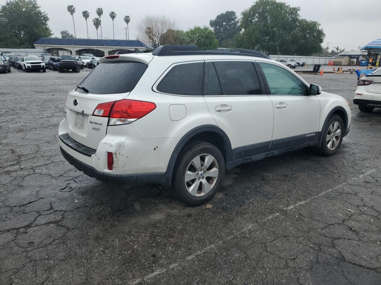 2012 Subaru Outback - Image 3
