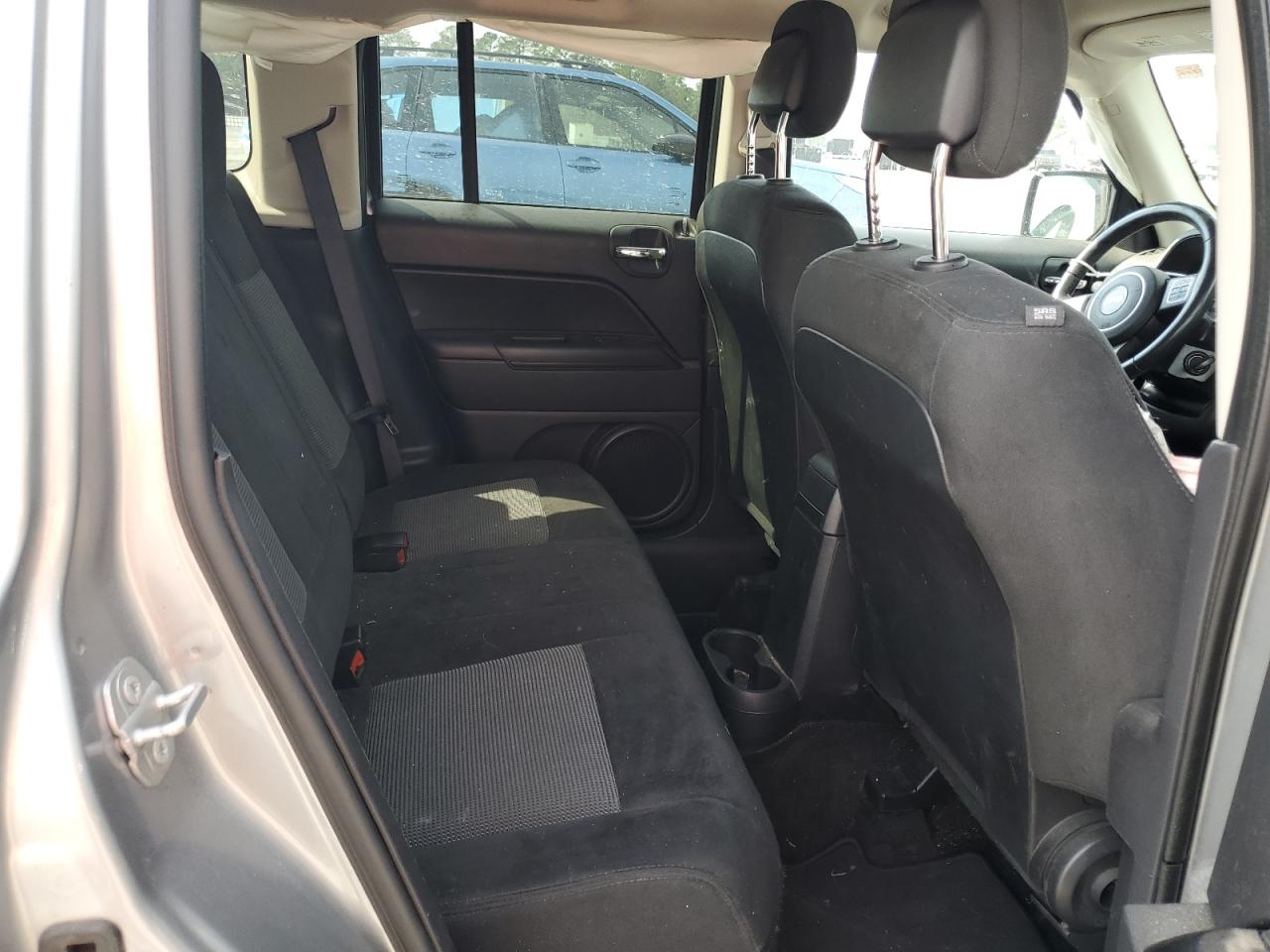 2017 Jeep Liberty (Patriot) - Image 11