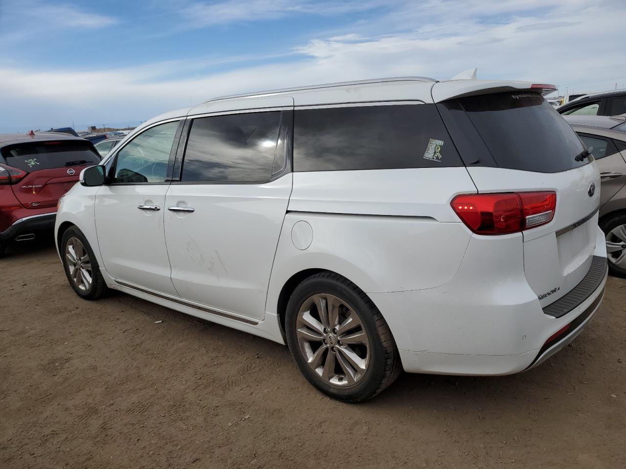 2018 Kia Sedona - Image 2