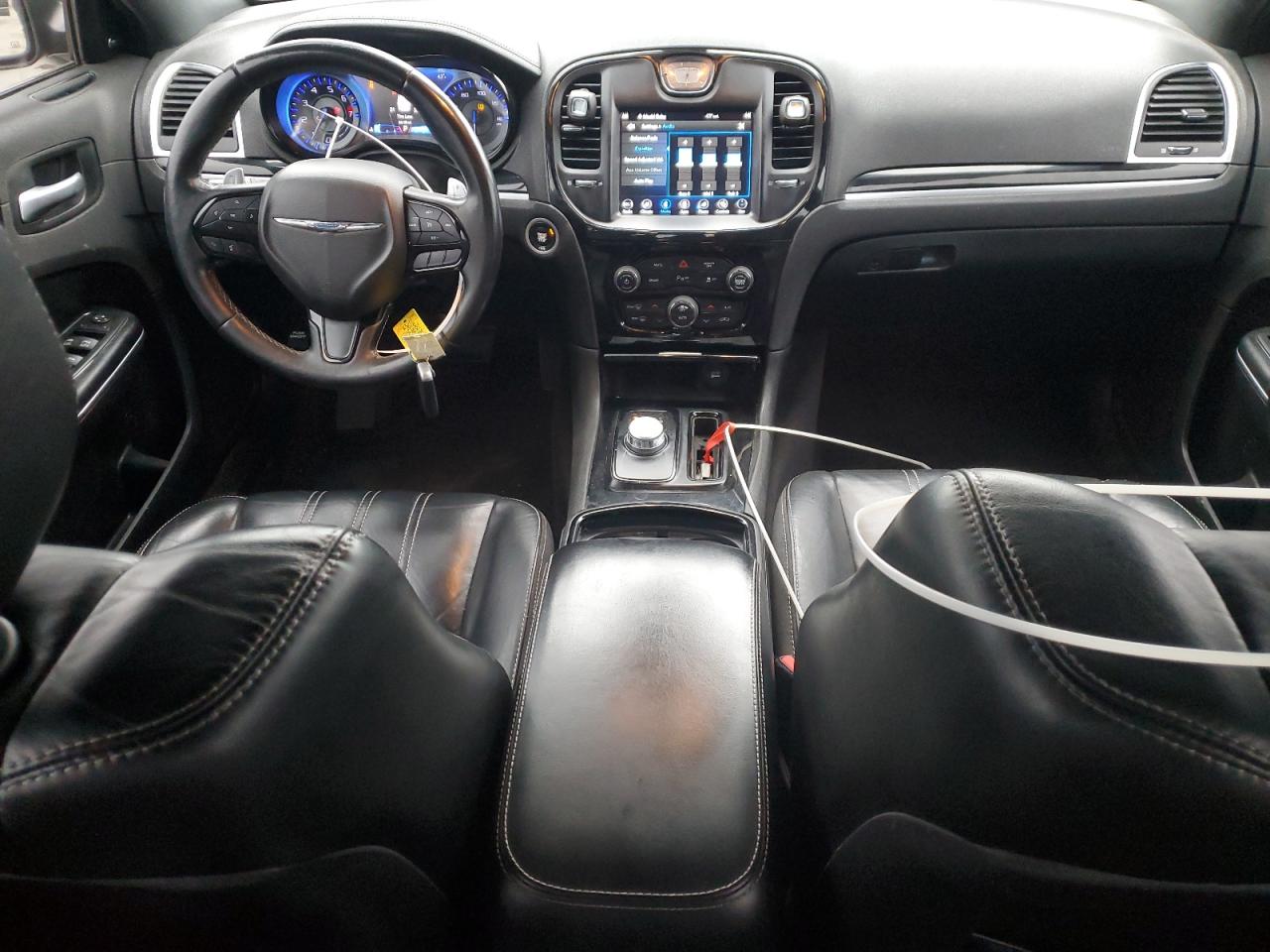 2018 Chrysler 300 - Image 8