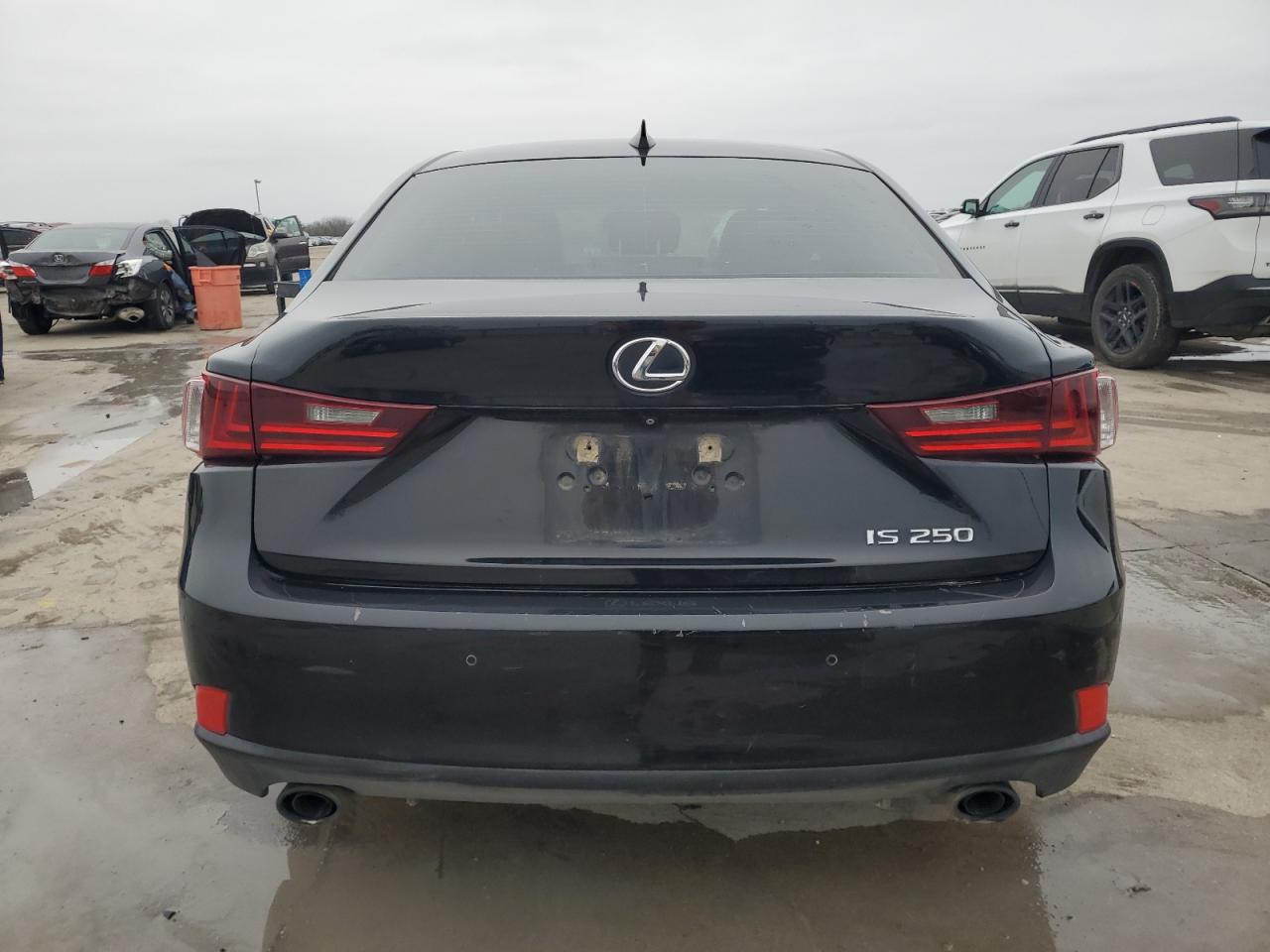 2015 Lexus IS - Image 6
