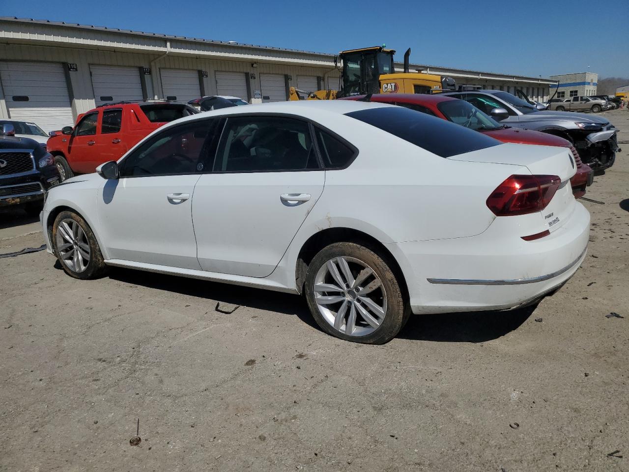 2019 Volkswagen Passat - Image 2
