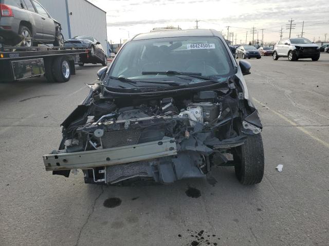 NISSAN VERSA 2018 Szary