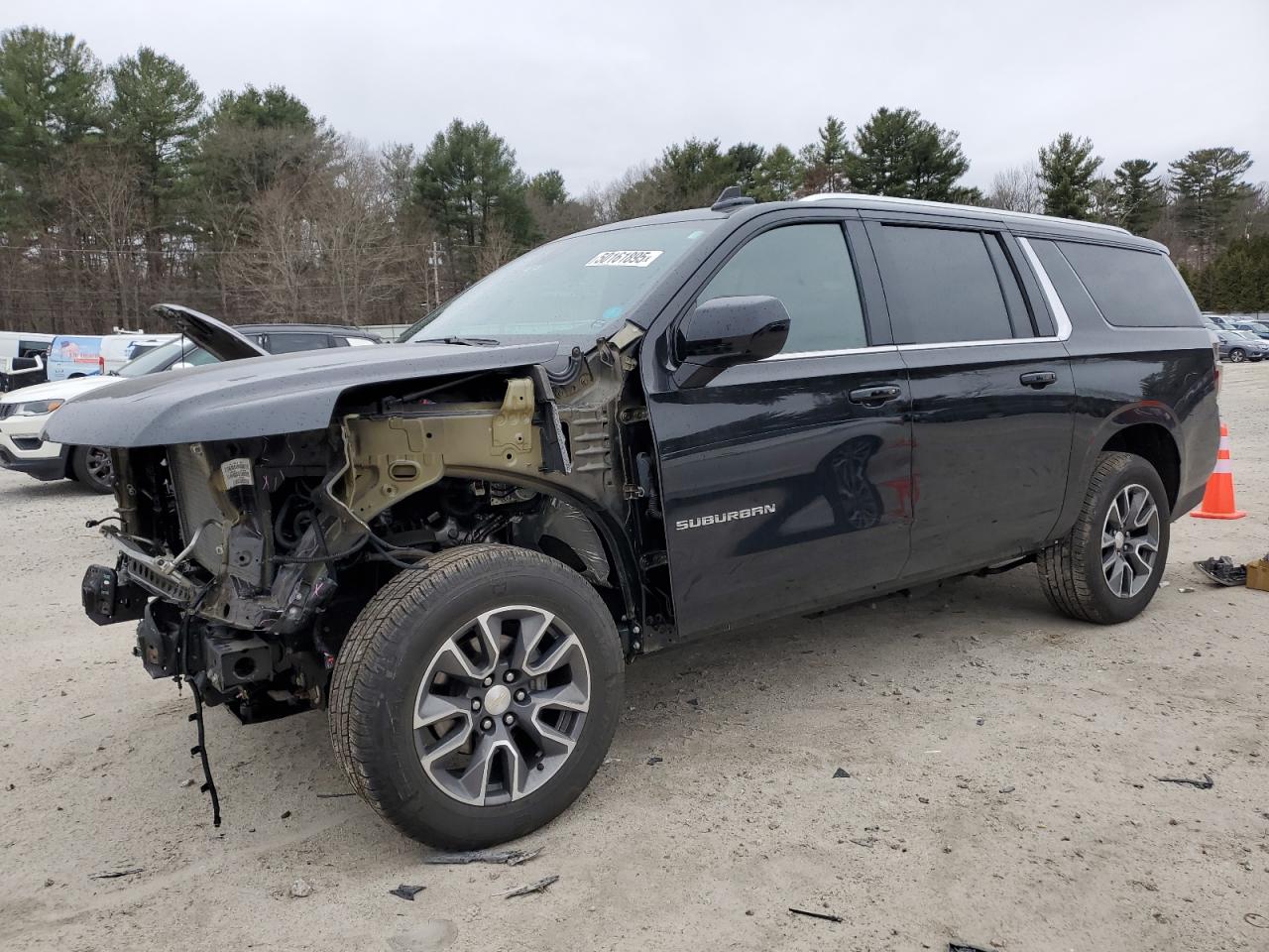 2021 Chevrolet Suburban K1500 Lt for Sale in Mendon, MA - Front End