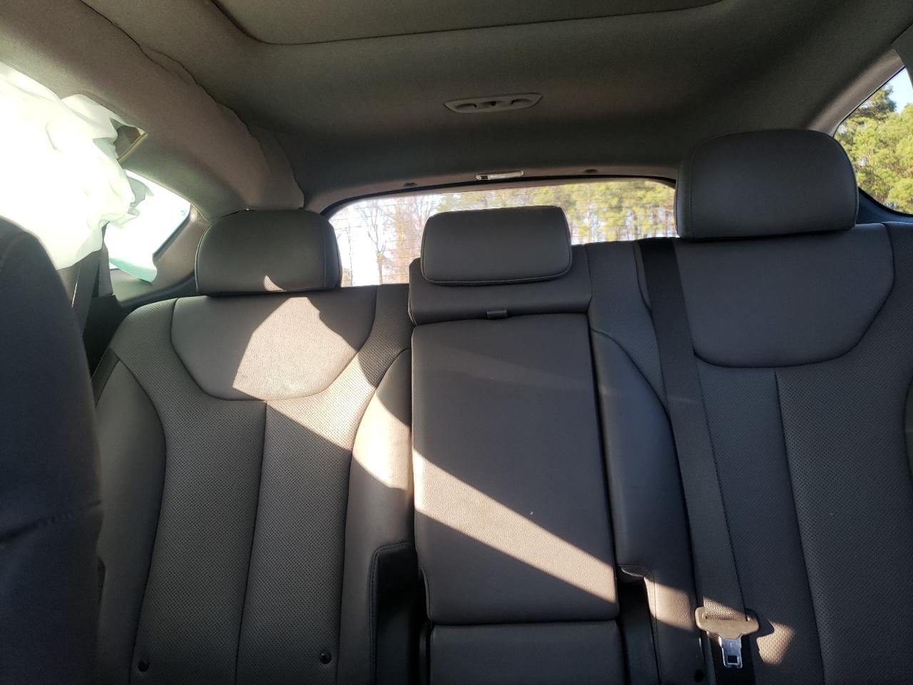 2019 Hyundai Santa Fe - Image 10