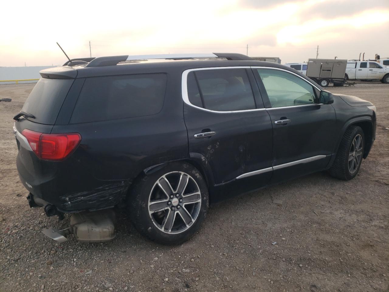2018 GMC Acadia - Image 3