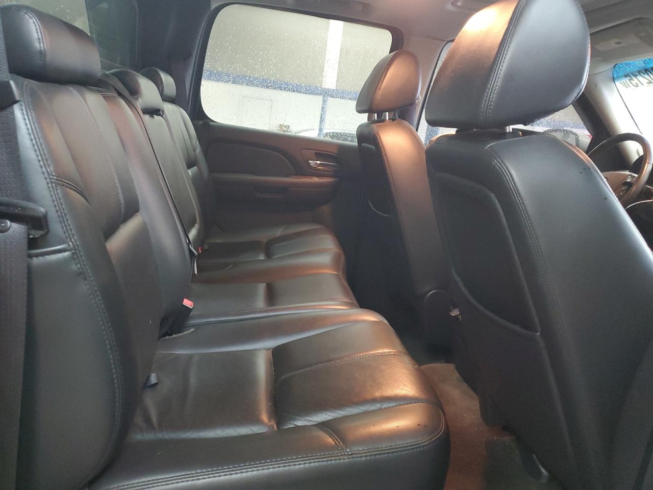 2008 Chevrolet Avalanche - Image 10