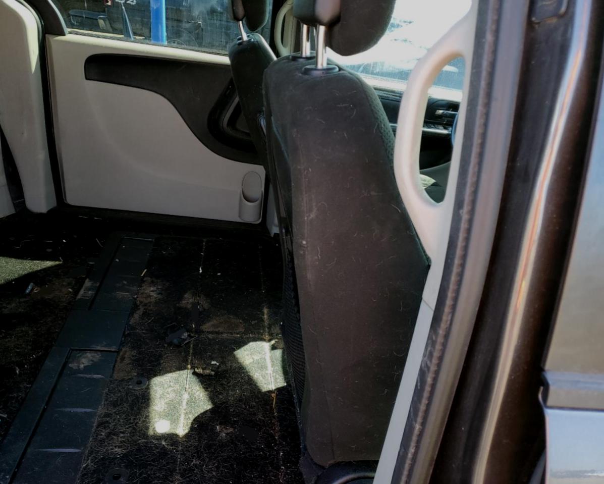 2015 Dodge Caravan - Image 10