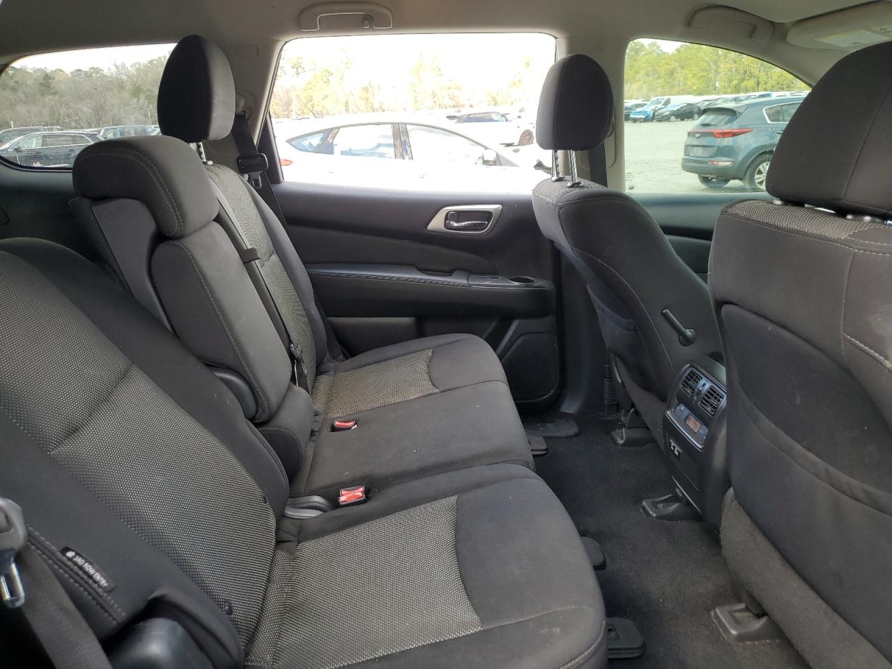 2020 Nissan Pathfinder - Image 11